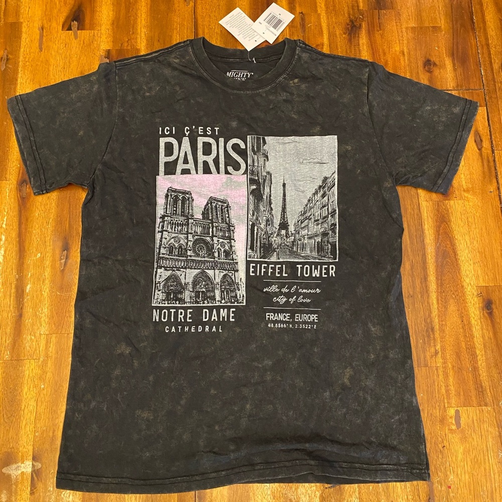 NWT Medium Paris T-Shirt black stonewashed graphic shirt